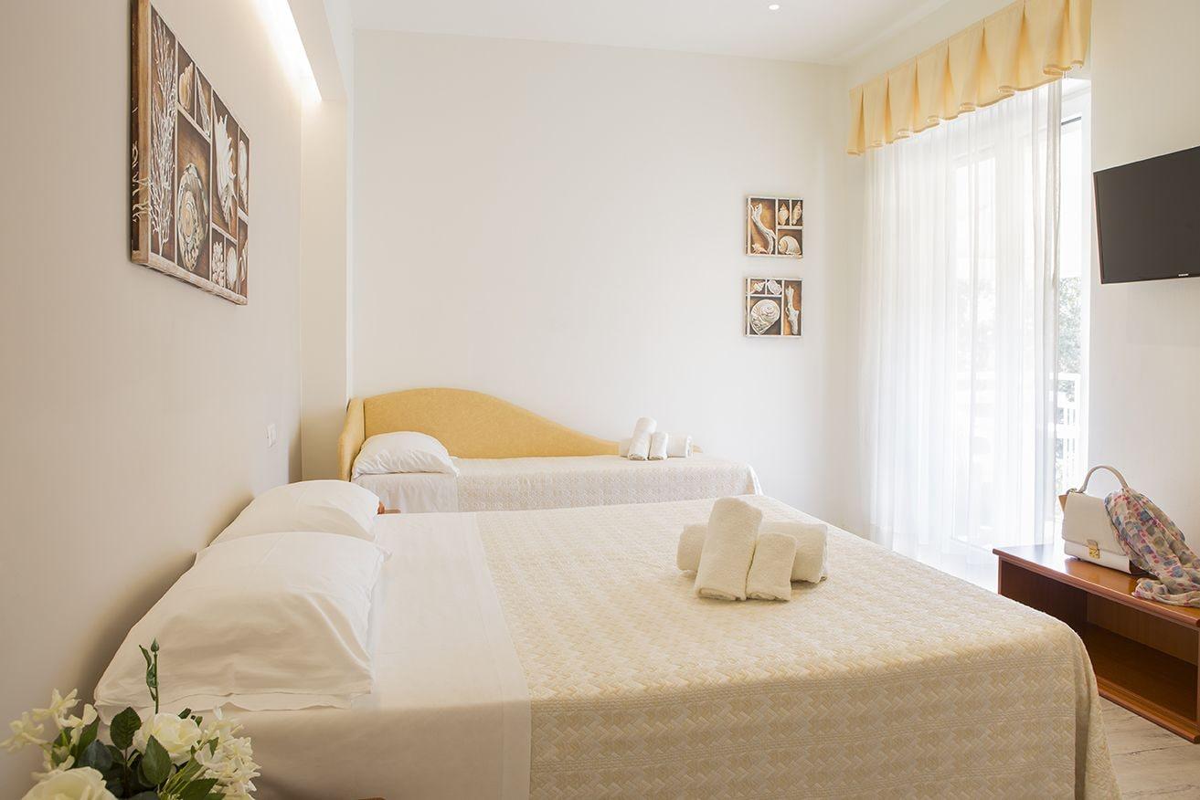 Hotel Pacific Cattolica Esterno foto