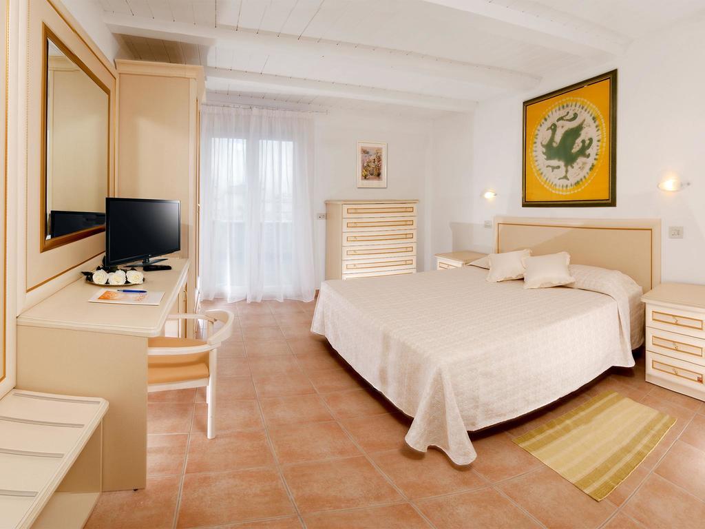 Hotel Pacific Cattolica Esterno foto