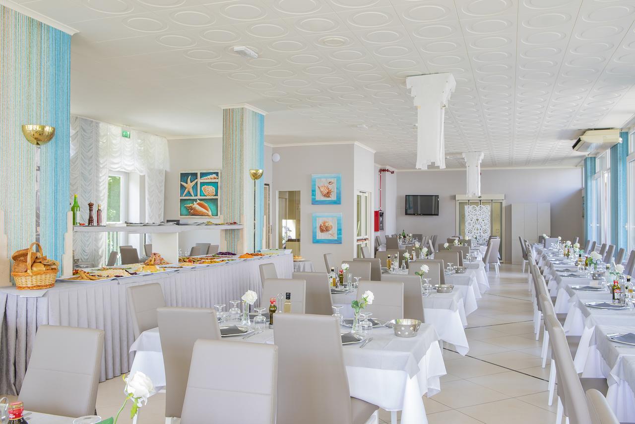 Hotel Pacific Cattolica Esterno foto